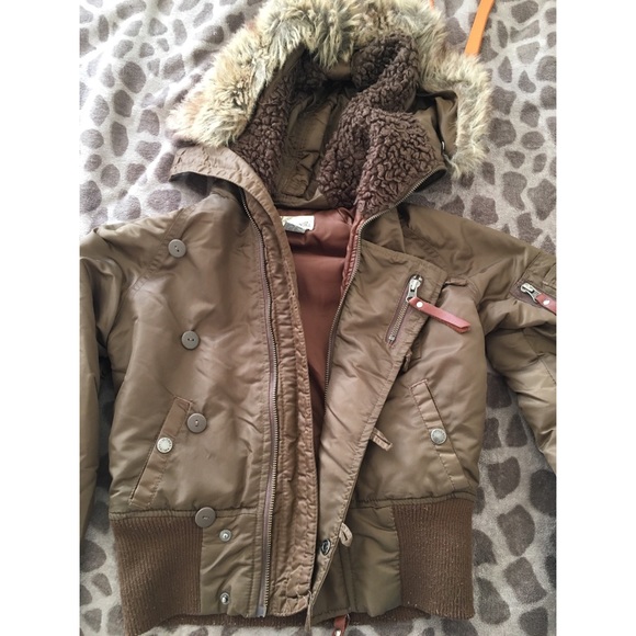 O’Neill puffer jacket - Picture 5 of 8